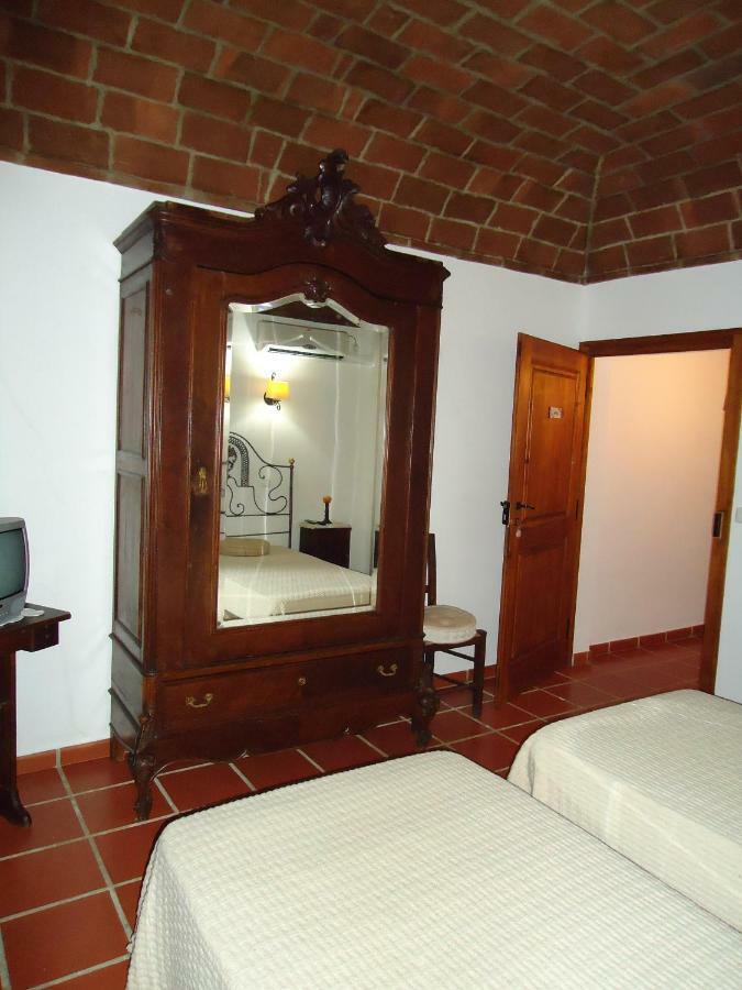 Monte Da Avo Chica Hotell Monsaraz Exteriör bild